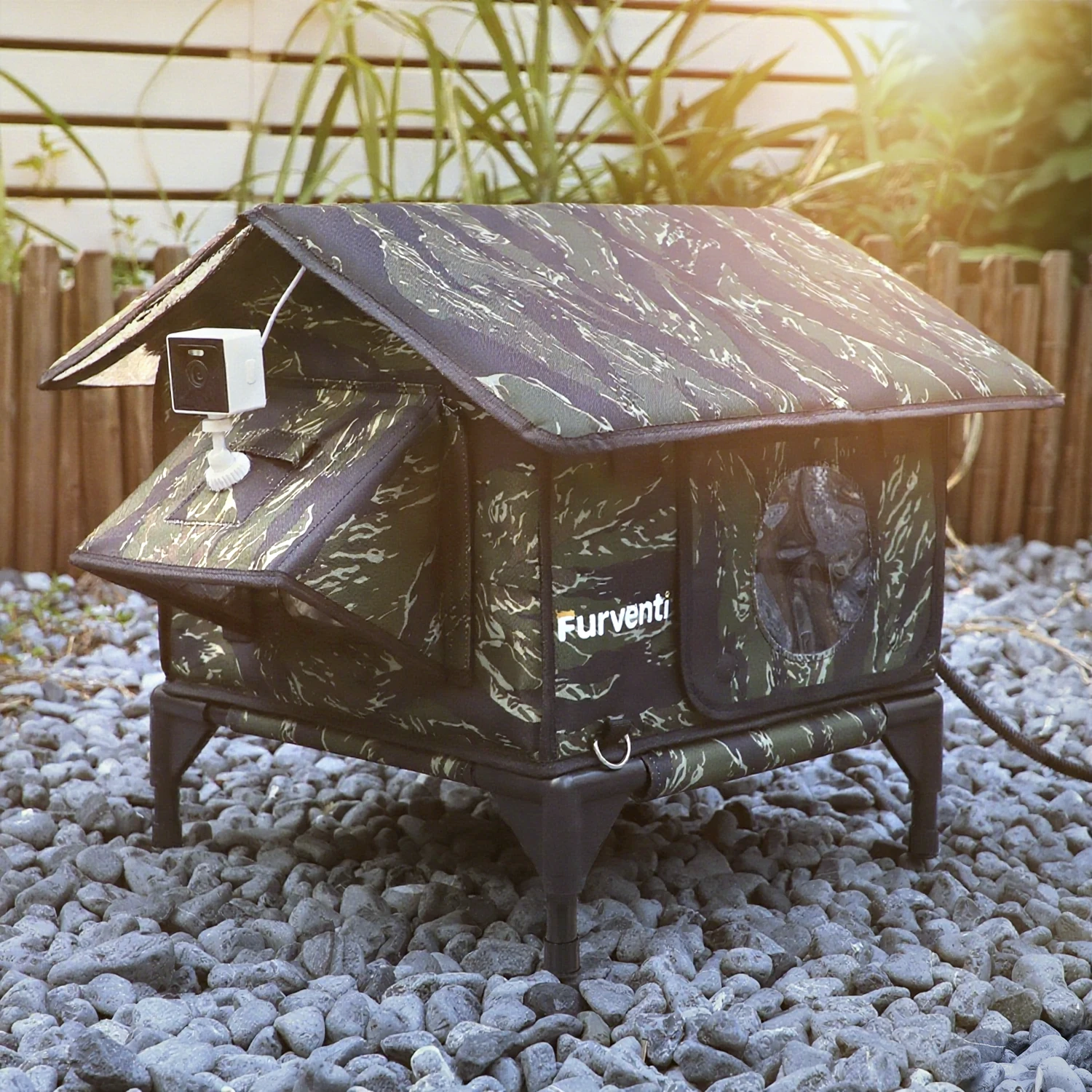 Furventi Rooftop Outdoor Cat House Camouflage Product Main Image & Outdoor Stray Heated Cat House